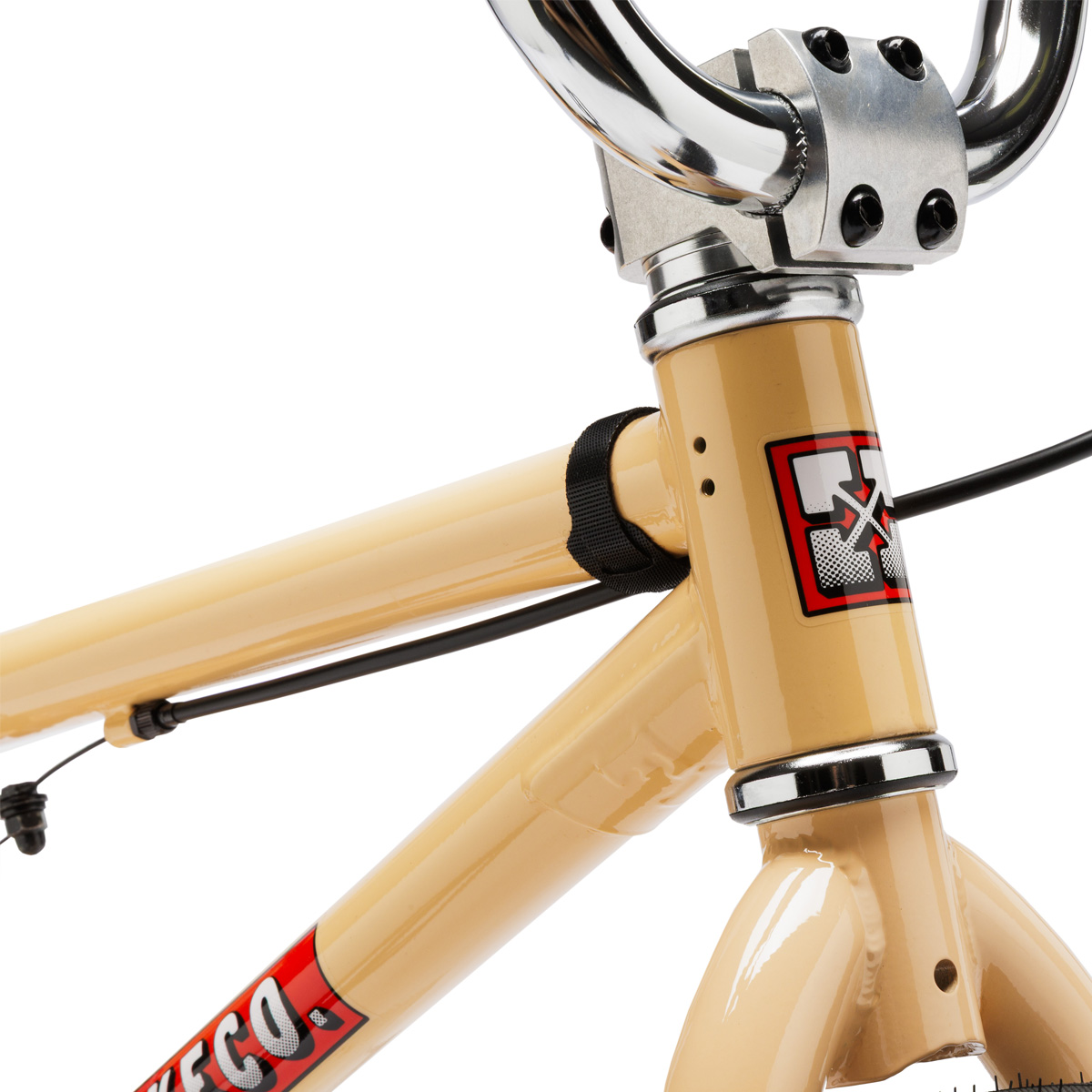 FIT_26_MISFIT_14_PEACHY_DETAIL_0021jpg