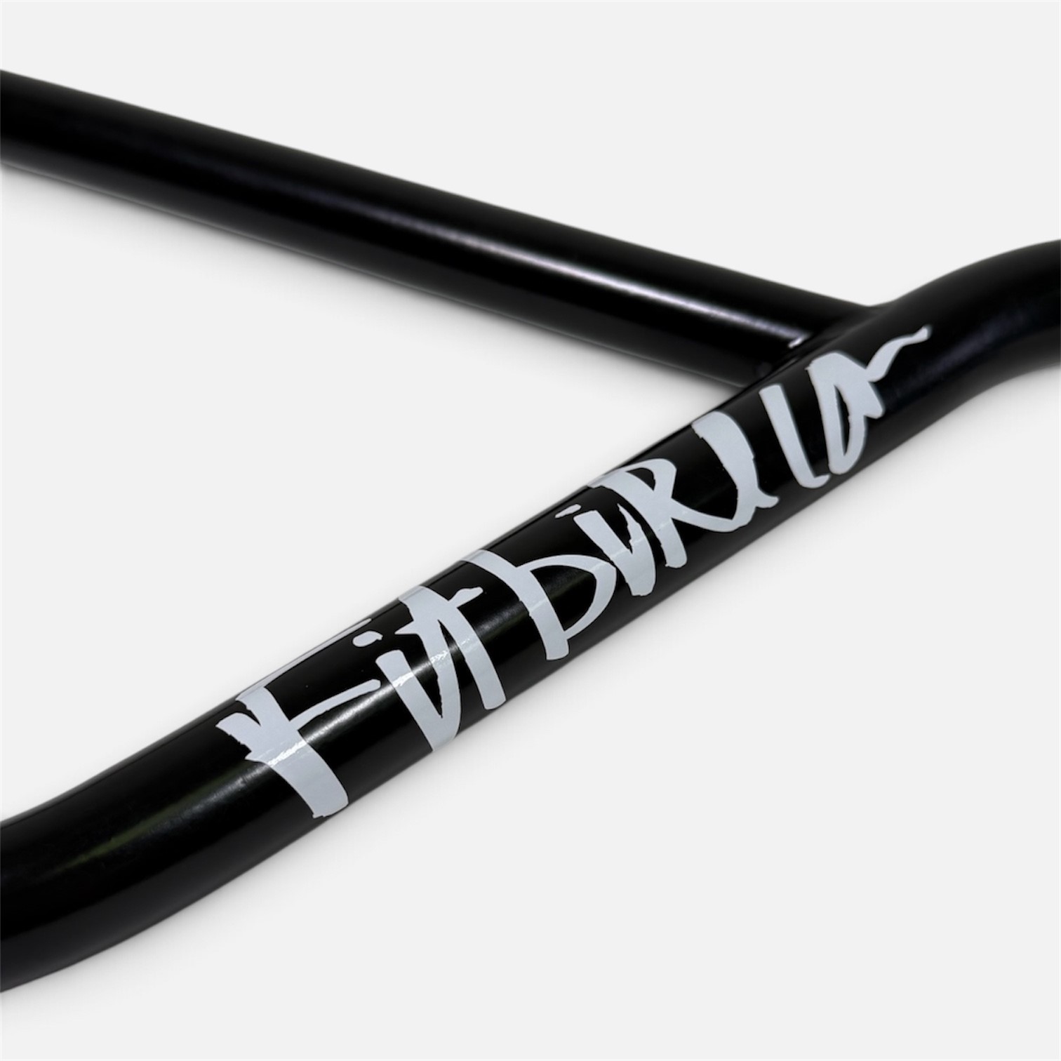 miller bar matte blk close up